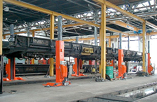 rail / locomotive hoists