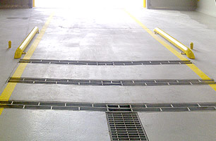 Under chassis wash installed with 3 lanes, guide rails
